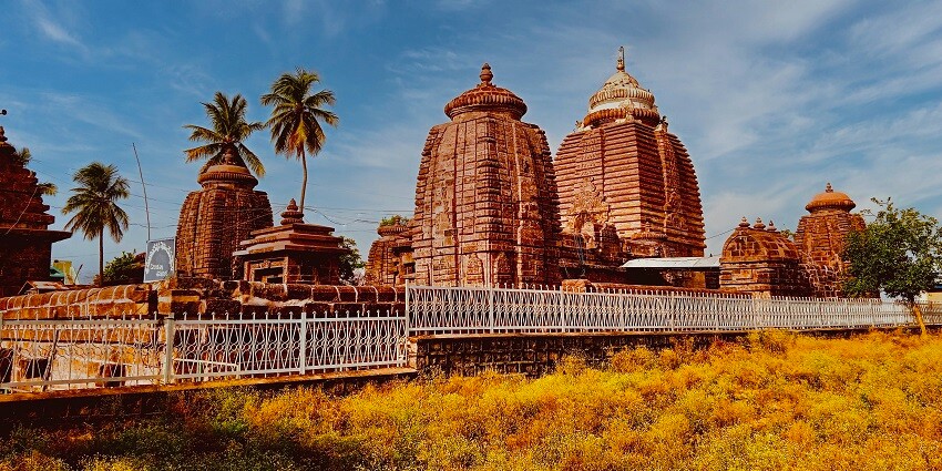 Guide To Mangalagiri Temple: A Serene And Divine Shrine - TripXL