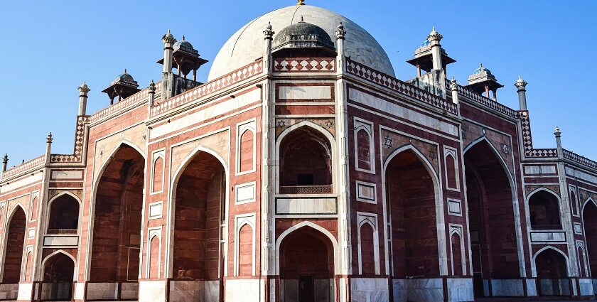 Witness the stunning architecture of Humayun’s Tomb on your next trip to Delhi.