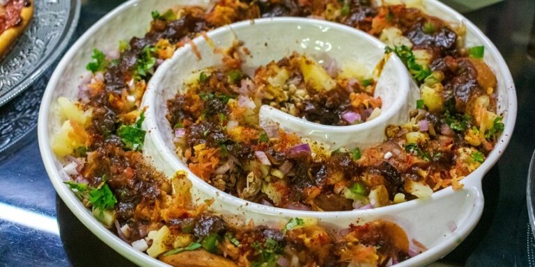 Best Foods In Surat: Top 15 Delicacies That You Must Try - TripXL