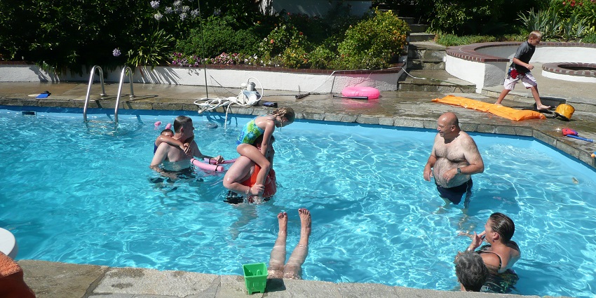 10 Best Places To Enjoy An Amazing Pool Party In Jaipur - TripXL