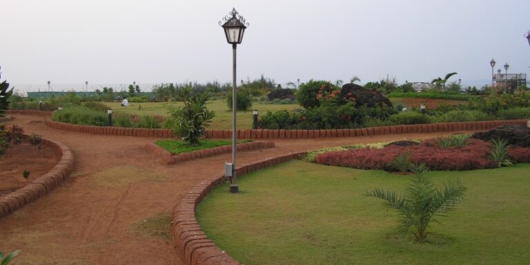 Devgad Fort: Explore History and Scenic Views in Maharashtra - TripXL